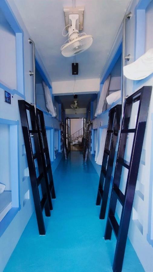 The Port Hostel Surat Thani Buitenkant foto