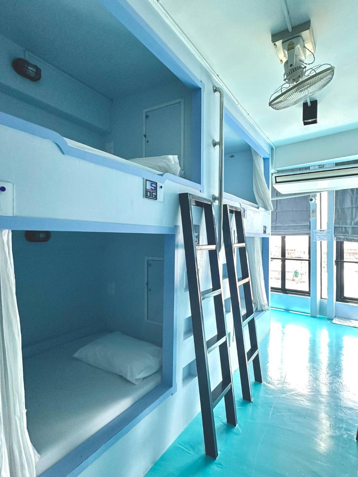 The Port Hostel Surat Thani Buitenkant foto