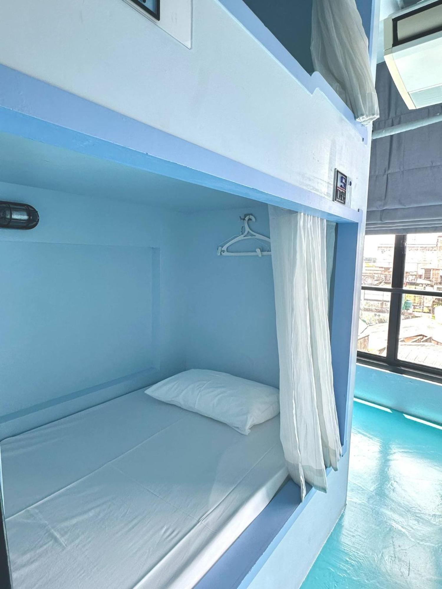 The Port Hostel Surat Thani Buitenkant foto
