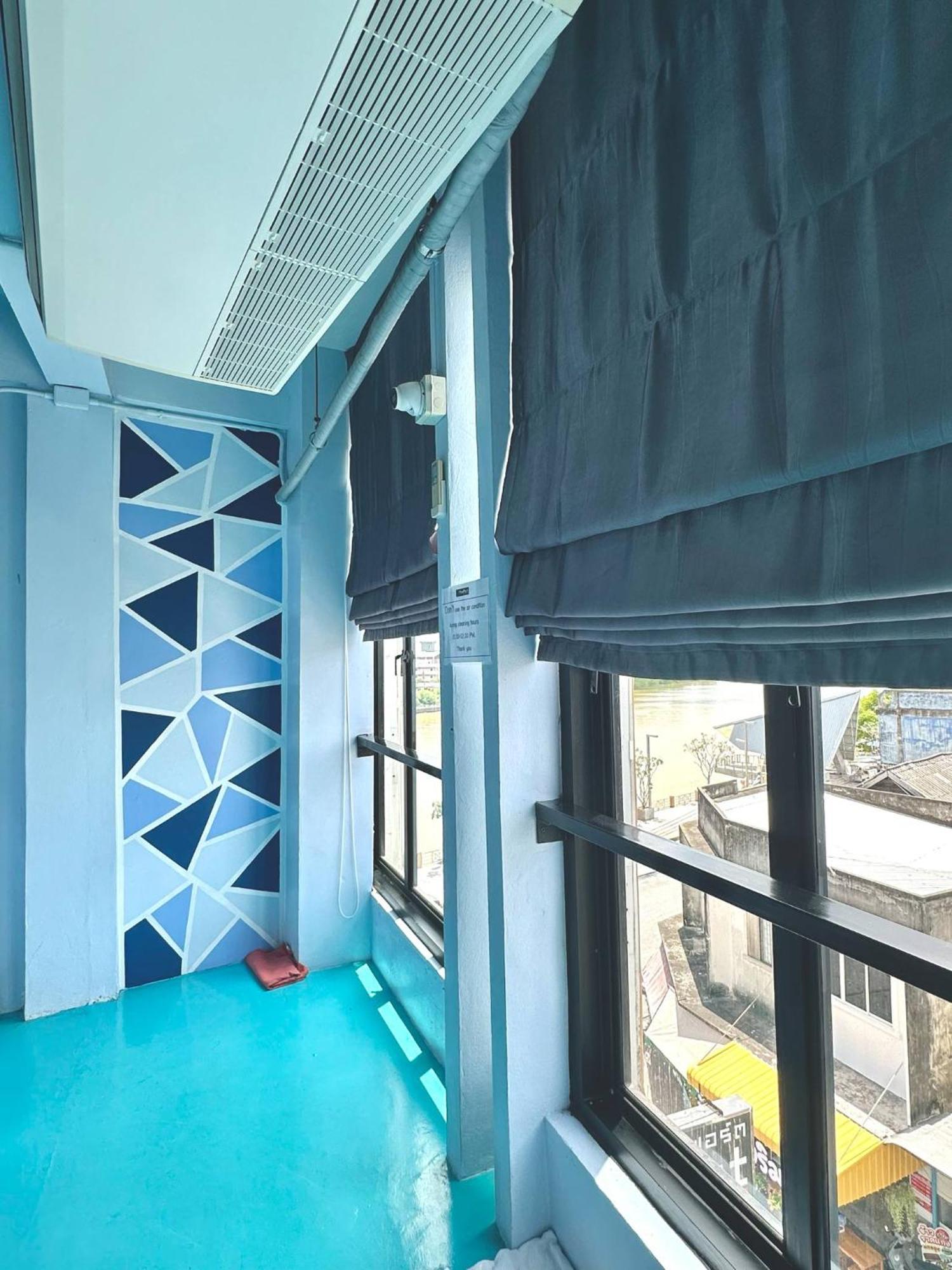 The Port Hostel Surat Thani Buitenkant foto