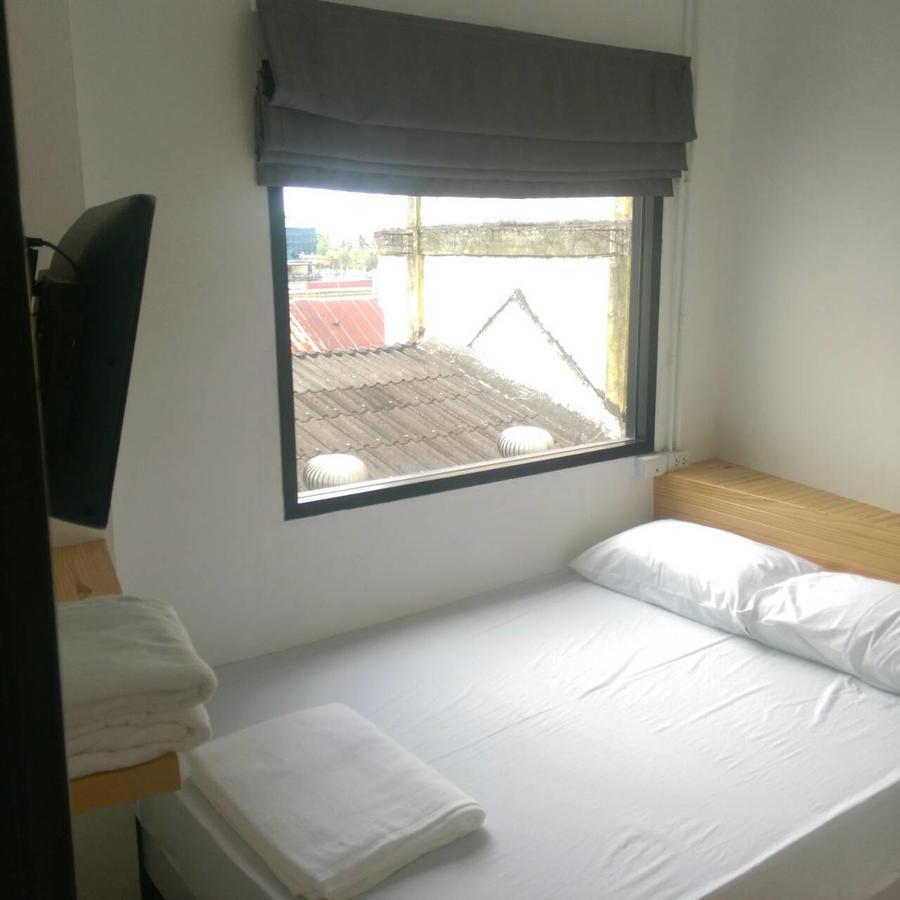 The Port Hostel Surat Thani Buitenkant foto