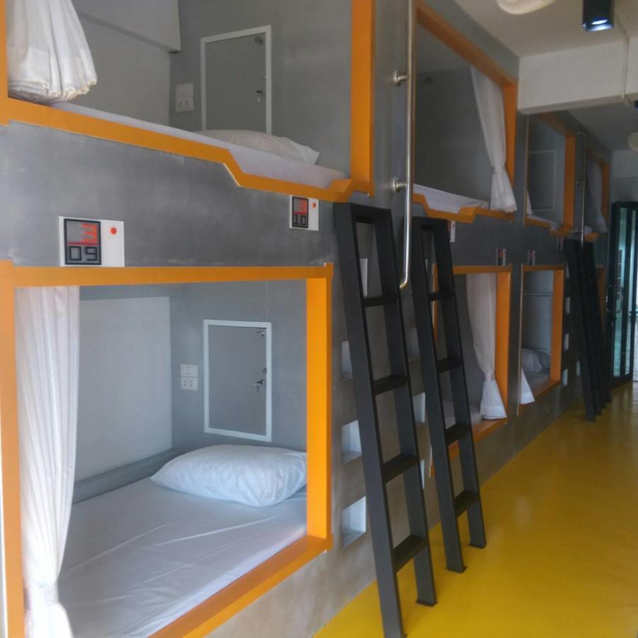 The Port Hostel Surat Thani Buitenkant foto