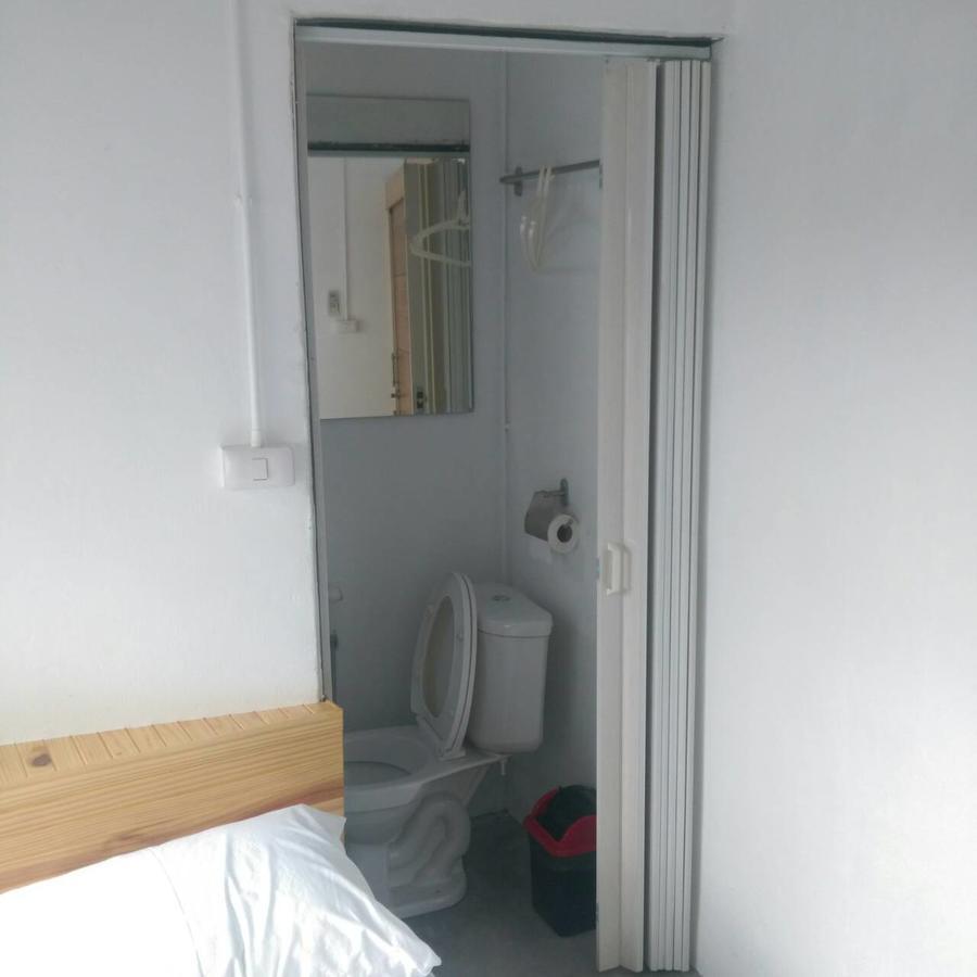 The Port Hostel Surat Thani Buitenkant foto
