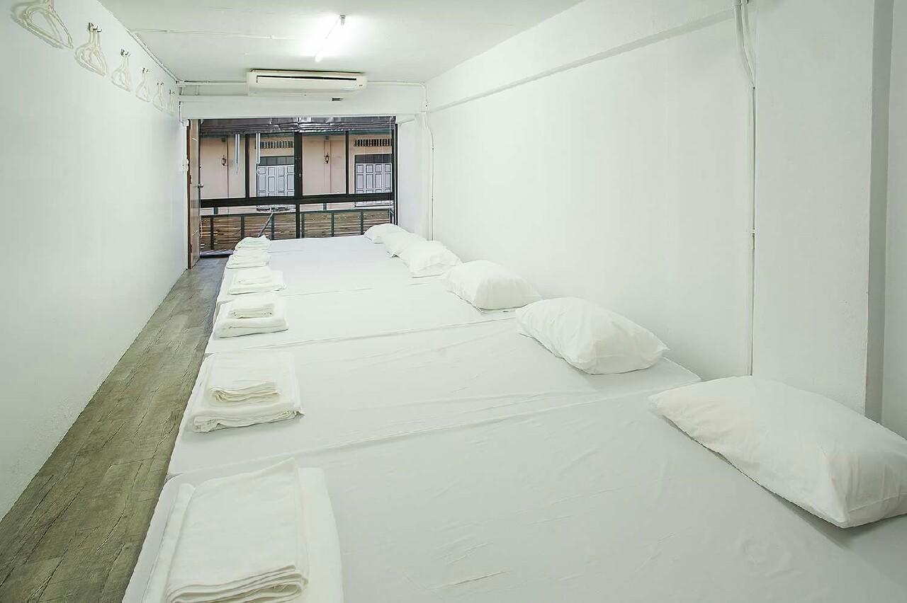 The Port Hostel Surat Thani Buitenkant foto