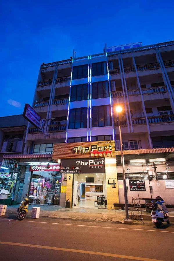 The Port Hostel Surat Thani Buitenkant foto