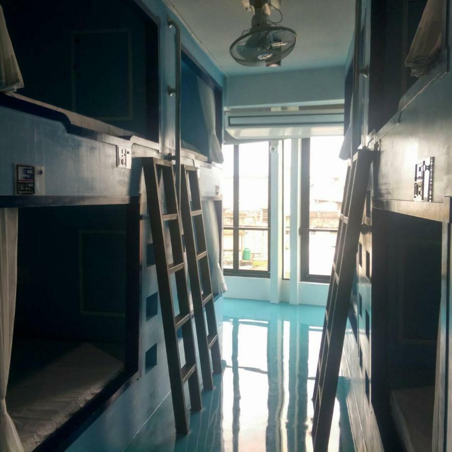 The Port Hostel Surat Thani Buitenkant foto